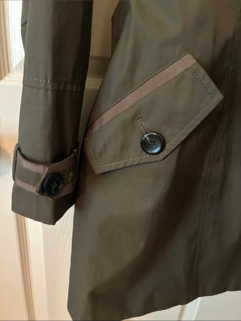 VINCE CAMUTO BELTED TRENCH COAT- GREEN - MEDIUM - EUC - Picture 10 of 14